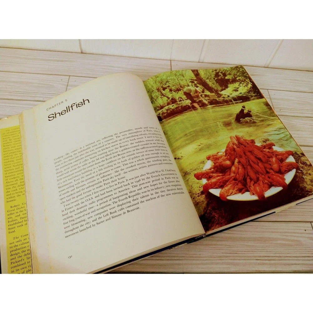 The‎ Connoisseur's Cookbook 1965 1st Edition HCDJ Robert Carrier Gourmet-Core
